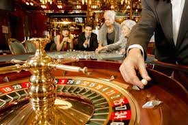 new pakong Allbet live-dealer studio showing multi-camera roulette table with live dealers