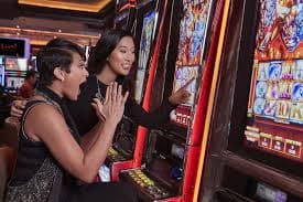 Paytable and bonus trigger information for new pakong Ikan Hoki slot games